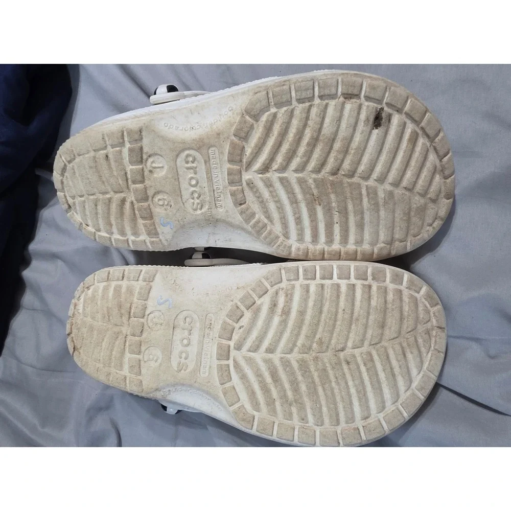Crocs Classic Soccer Ball Print Clogs White Black Kids Size J6 Sport Shoes